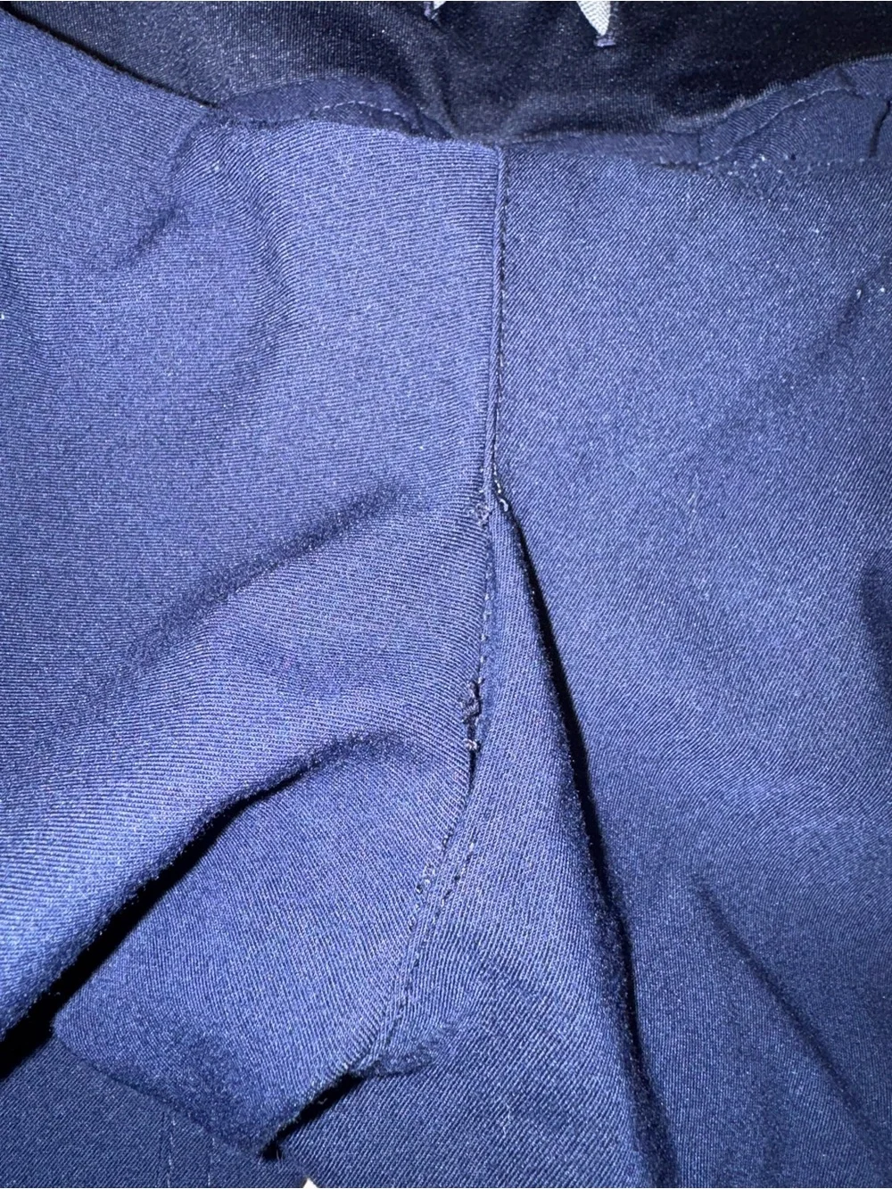 FIGS Technical Collection Scrub Joggers XL Navy | Minor Stitch Repair Needed
